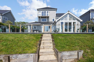 Steps to pontoon- click for photo gallery